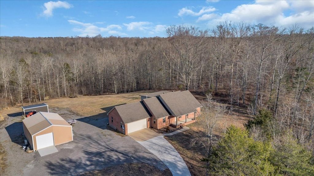 3173 Barnes Mill Rd, Smithville, TN 37166
