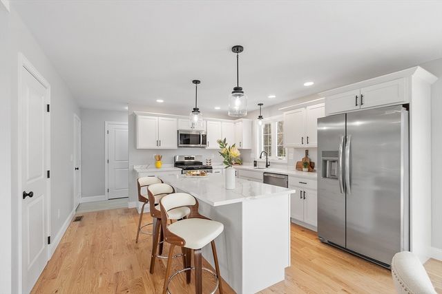 711 Massachusetts Avenue 2, Lunenburg, MA 01462