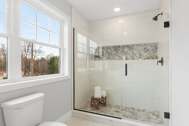 711 Massachusetts Avenue 2, Lunenburg, MA 01462