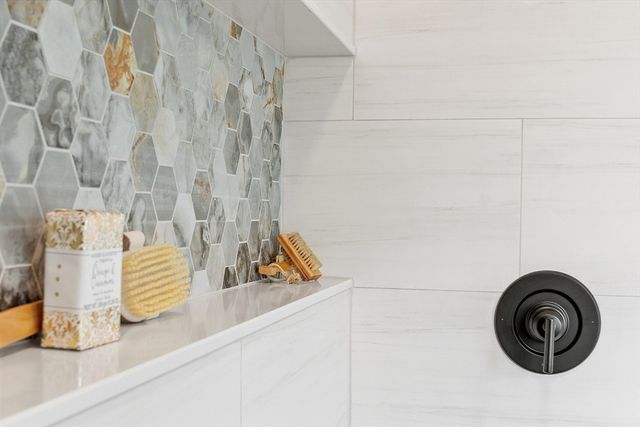 711 Massachusetts Avenue 2, Lunenburg, MA 01462