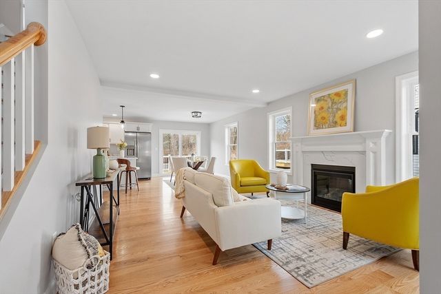 711 Massachusetts Avenue 2, Lunenburg, MA 01462