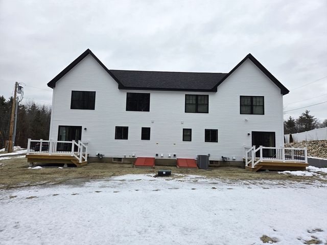 711 Massachusetts Avenue 2, Lunenburg, MA 01462