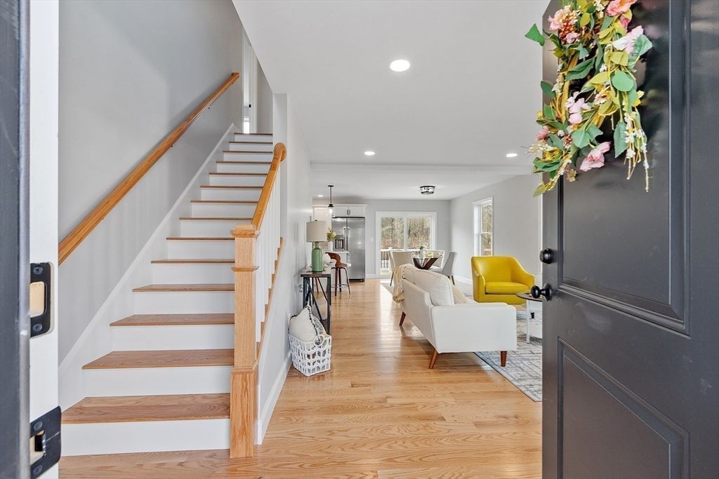 711 Massachusetts Avenue 2, Lunenburg, MA 01462