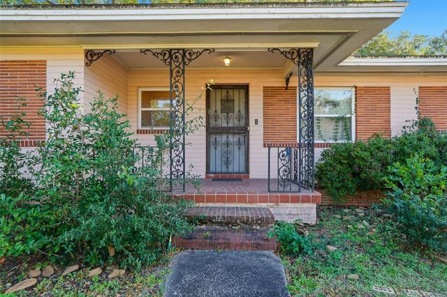 1643 NW 16TH AVENUE, Gainesville, FL 32605