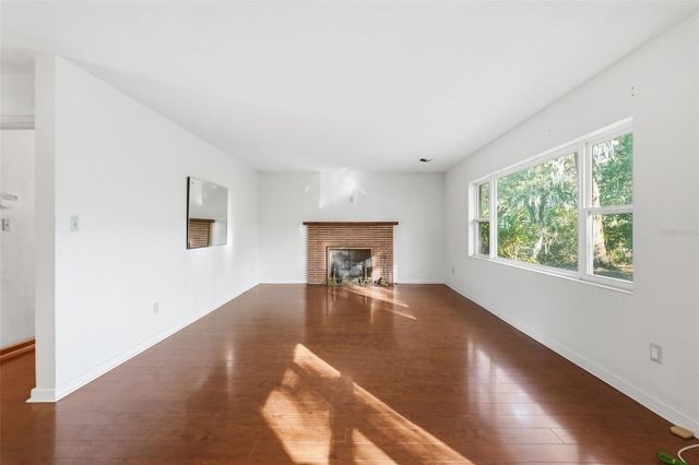 1643 NW 16TH AVENUE, Gainesville, FL 32605