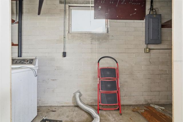 1643 NW 16TH AVENUE, Gainesville, FL 32605