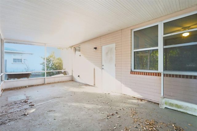 1643 NW 16TH AVENUE, Gainesville, FL 32605