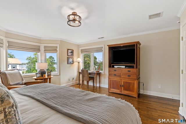 19 Sea Beach Drive, Stamford, CT 06902