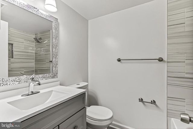 229 W MEADOWLAND LN, Sterling, VA 20164
