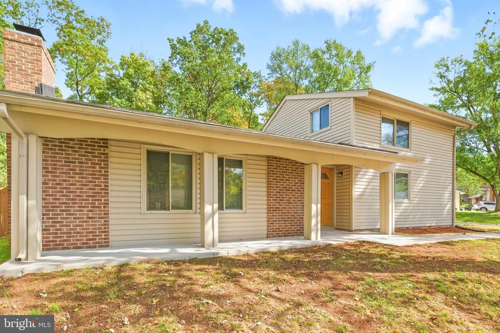 229 W MEADOWLAND LN, Sterling, VA 20164