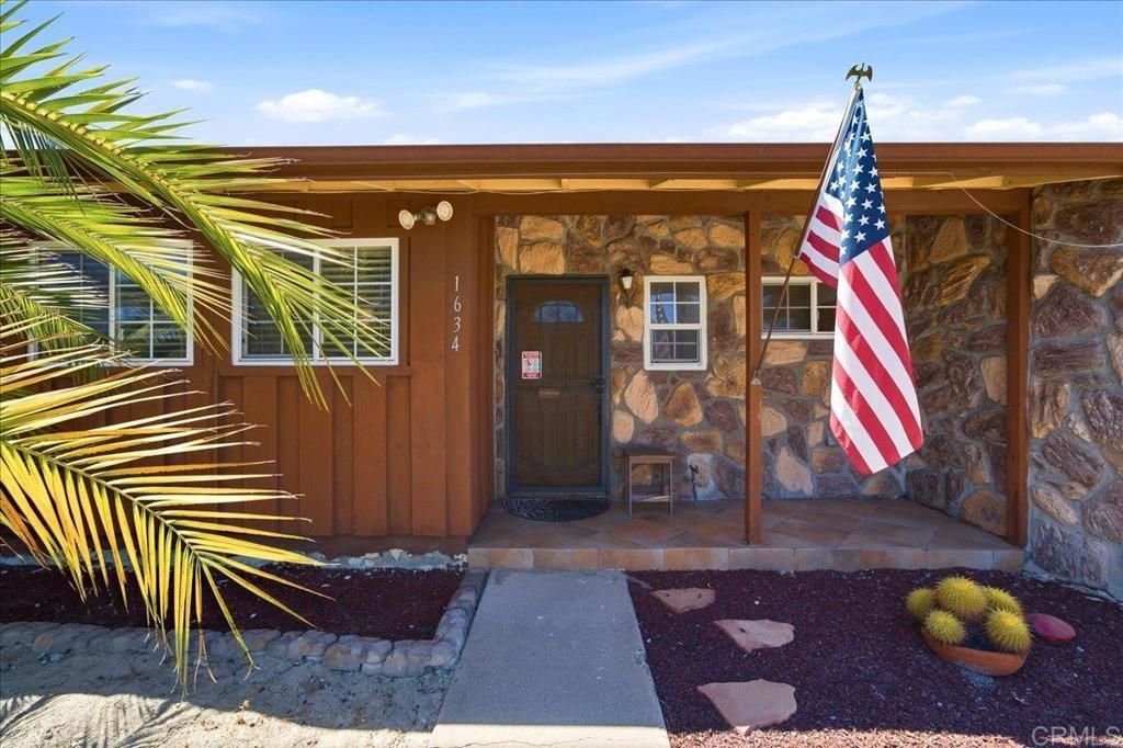 1634 Rush Avenue, Vista, CA 92084 — photo 2