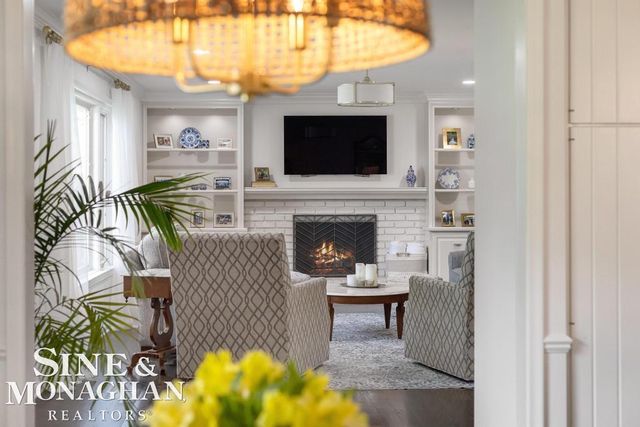 754 N Brys Drive, Grosse Pointe Woods, MI 48236