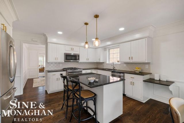 754 N Brys Drive, Grosse Pointe Woods, MI 48236