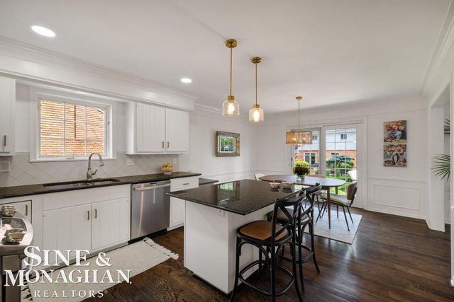 754 N Brys Drive, Grosse Pointe Woods, MI 48236