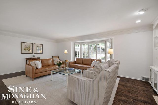 754 N Brys Drive, Grosse Pointe Woods, MI 48236
