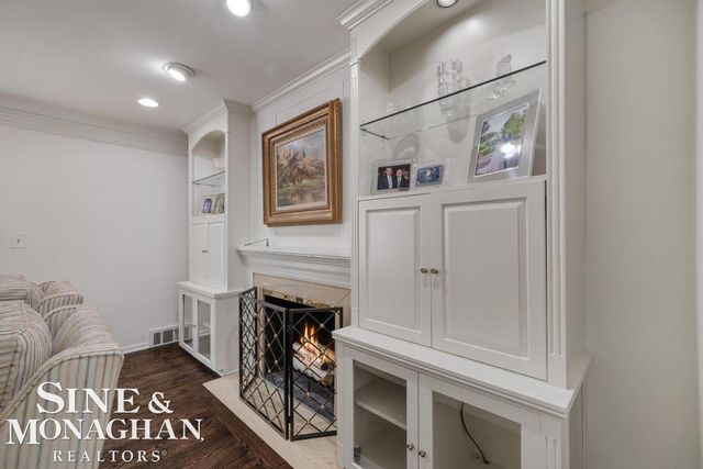 754 N Brys Drive, Grosse Pointe Woods, MI 48236