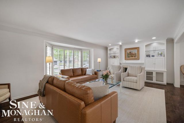 754 N Brys Drive, Grosse Pointe Woods, MI 48236
