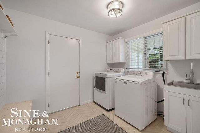 754 N Brys Drive, Grosse Pointe Woods, MI 48236