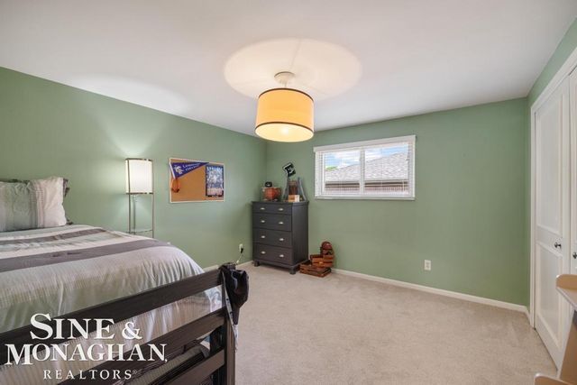 754 N Brys Drive, Grosse Pointe Woods, MI 48236
