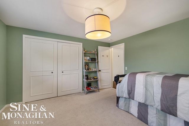 754 N Brys Drive, Grosse Pointe Woods, MI 48236