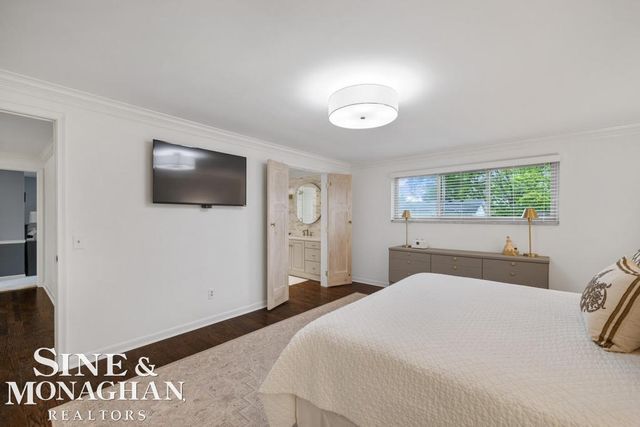 754 N Brys Drive, Grosse Pointe Woods, MI 48236