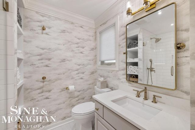 754 N Brys Drive, Grosse Pointe Woods, MI 48236