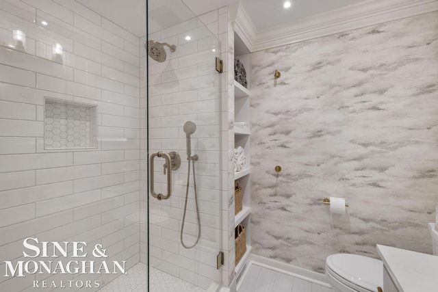 754 N Brys Drive, Grosse Pointe Woods, MI 48236