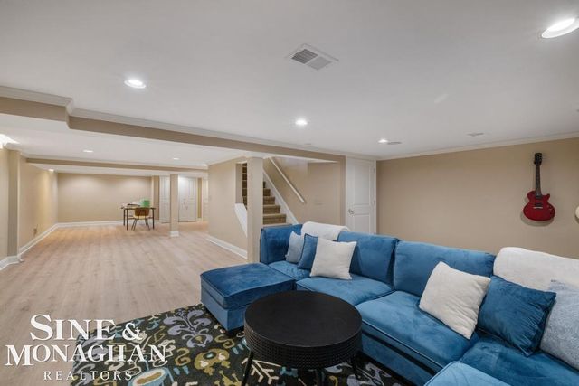 754 N Brys Drive, Grosse Pointe Woods, MI 48236
