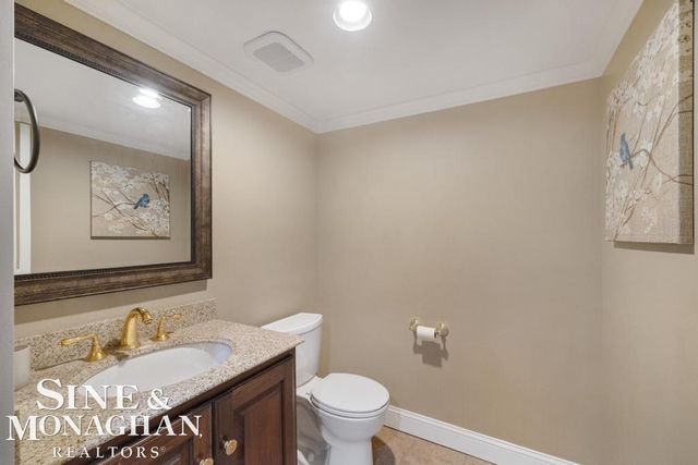 754 N Brys Drive, Grosse Pointe Woods, MI 48236