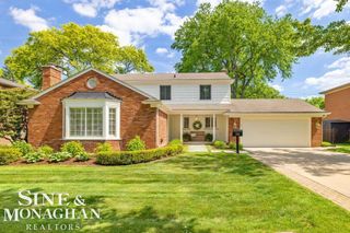 754 N Brys Drive, Grosse Pointe Woods, MI 48236