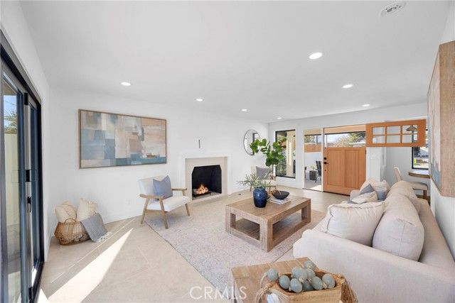 900 Catalina Avenue, Seal Beach, CA 90740