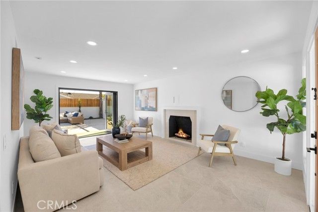 900 Catalina Avenue, Seal Beach, CA 90740