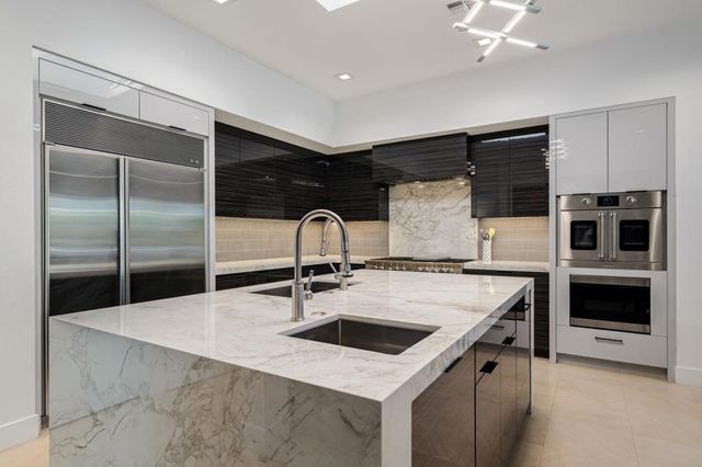 105 Waterford Circle, Rancho Mirage, CA 92270