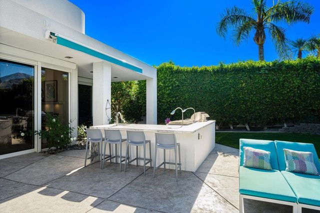 105 Waterford Circle, Rancho Mirage, CA 92270