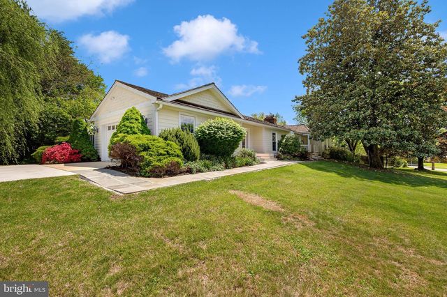 11229 HUNTOVER DR, Rockville, MD 20852