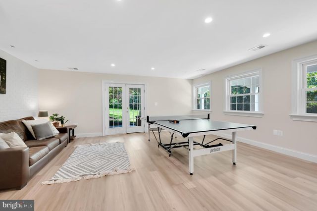 11229 HUNTOVER DR, Rockville, MD 20852