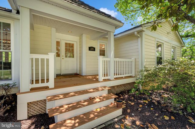 11229 HUNTOVER DR, Rockville, MD 20852