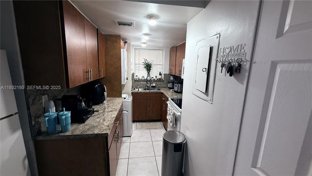 8860 Fontainebleau Blvd 103, Miami, FL 33172