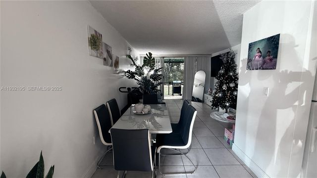 8860 Fontainebleau Blvd 103, Miami, FL 33172