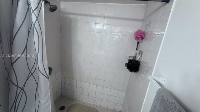 8860 Fontainebleau Blvd 103, Miami, FL 33172