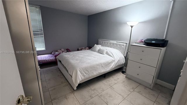 8860 Fontainebleau Blvd 103, Miami, FL 33172