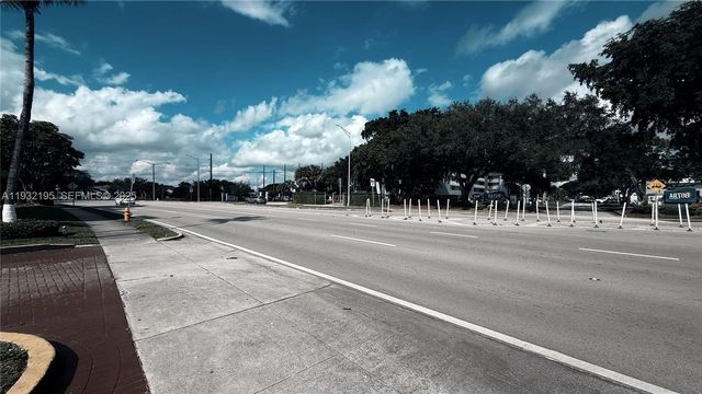 8860 Fontainebleau Blvd 103, Miami, FL 33172