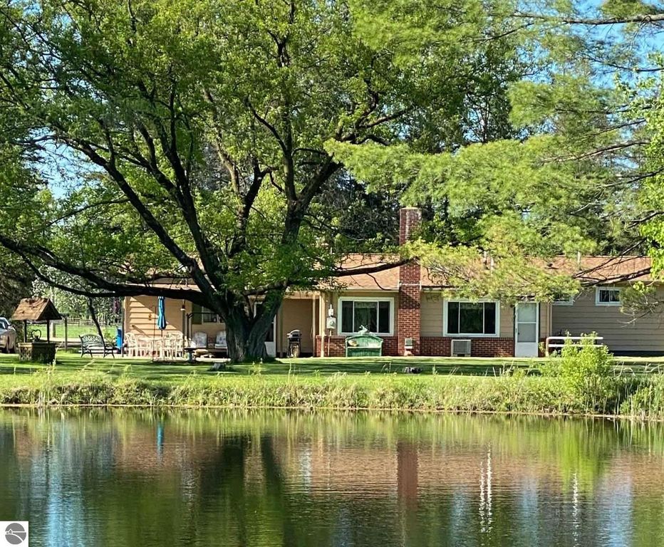 4145 W Shearer Road, Coleman, MI 48618