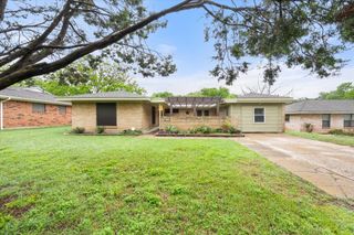 806 Marigold Drive, Cedar Hill, TX 75104