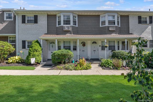 3909 Wilshire Lane 3909, Oakdale, NY 11769