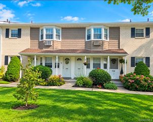 3909 Wilshire Lane 3909, Oakdale, NY 11769