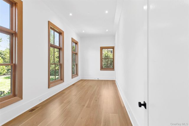 522 Wickapogue Road, Southampton, NY 11968