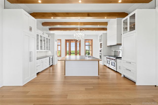 522 Wickapogue Road, Southampton, NY 11968