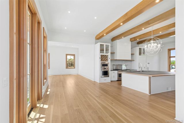 522 Wickapogue Road, Southampton, NY 11968