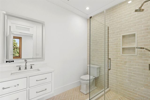 522 Wickapogue Road, Southampton, NY 11968